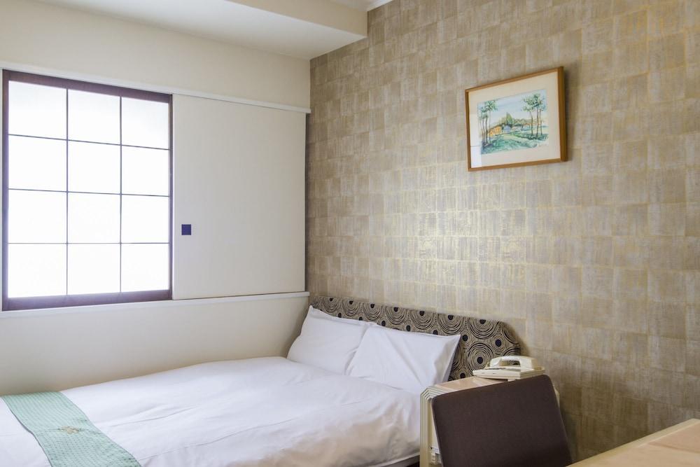 Hotel New 4*