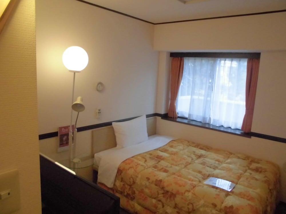 Toyoko Shin-osaka Chuo-guchi Honkan Hotel