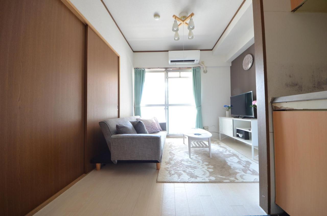 Apartment River Side Namba 201 *