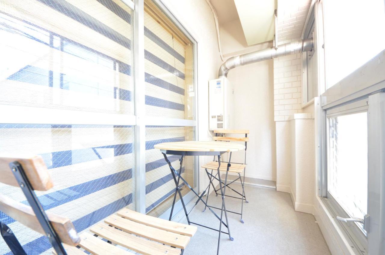 River Side Namba 201 Apartment *