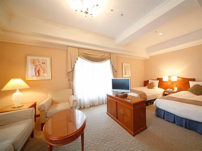 Koko Shinsaibashi Hotel 4*