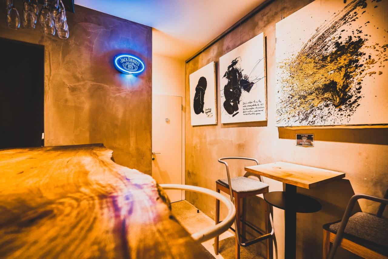 Catalyst Art Hostel *