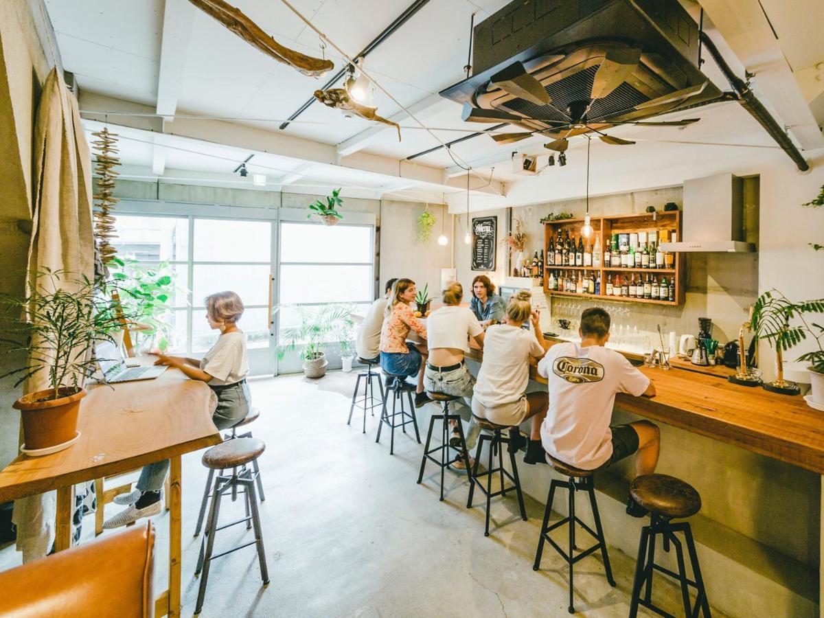 Hippo And Cafe Bar Guest house Osaka