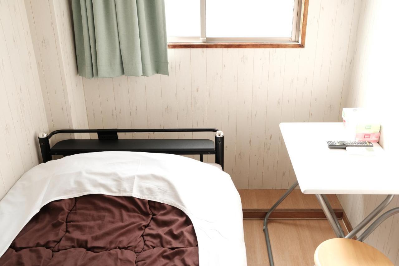 Mikado Hostel *