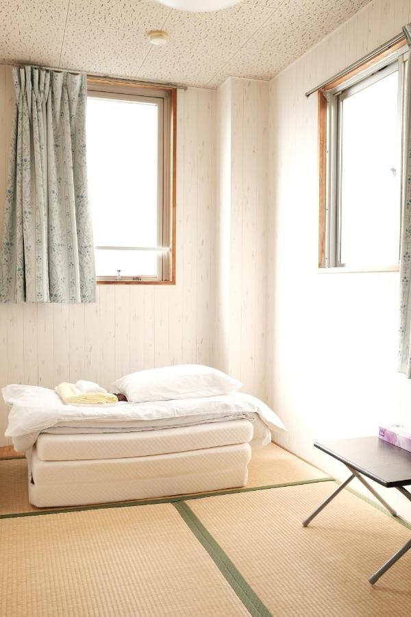 Mikado Hostel *