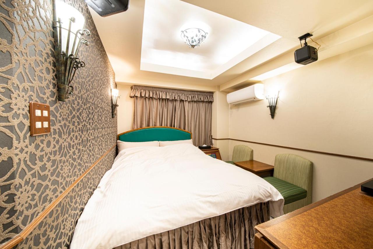 Love hotel Nihonbashi Little Chapel Christmas (adults Only) *