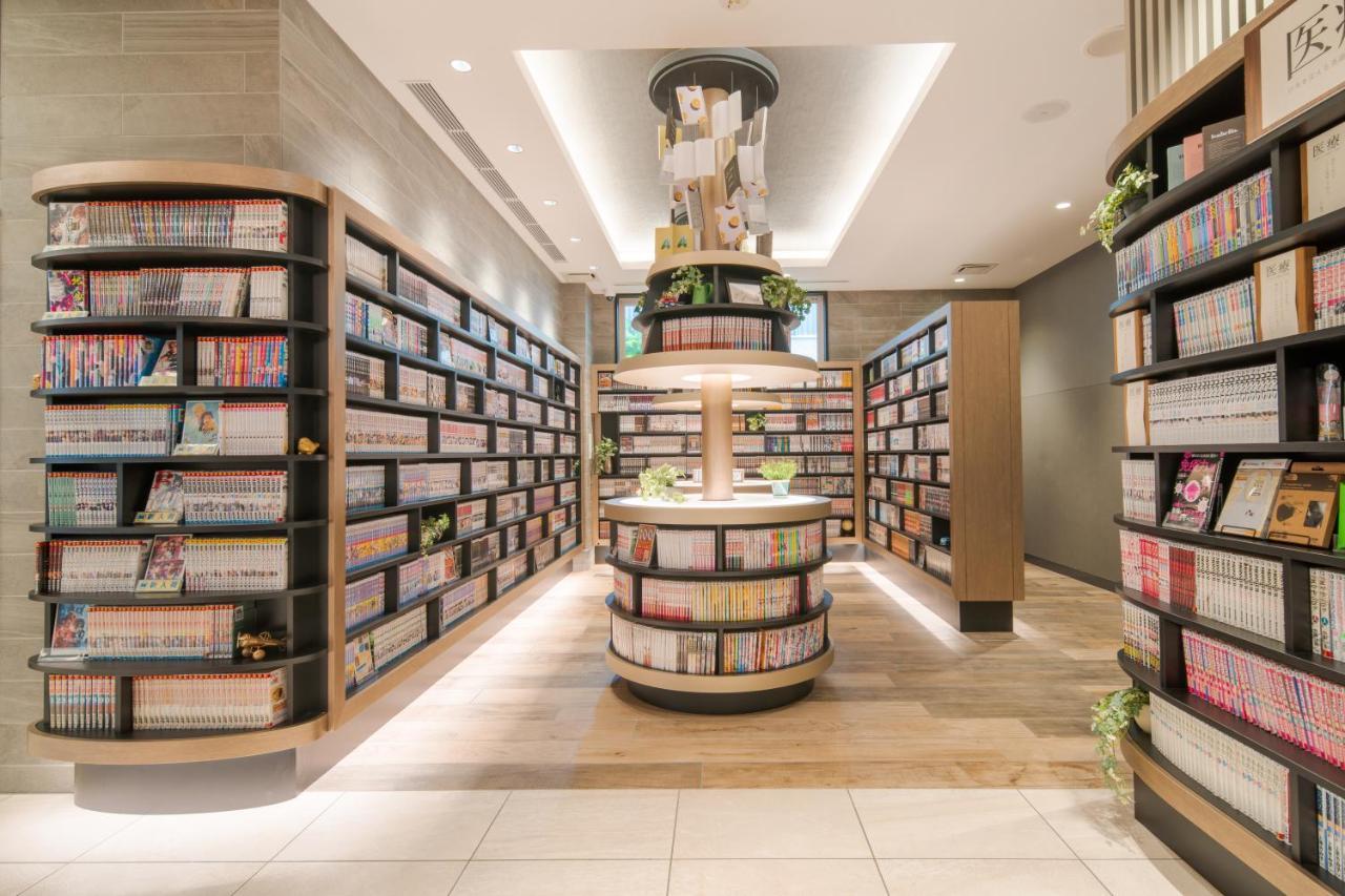 Quintessa Shinsaibashi Comic & Books Hotel