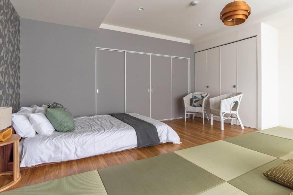 Mido Elphan Building 8 *