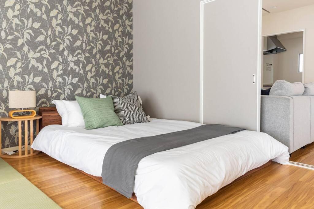 Mido Elphan Building 8 * Osaka
