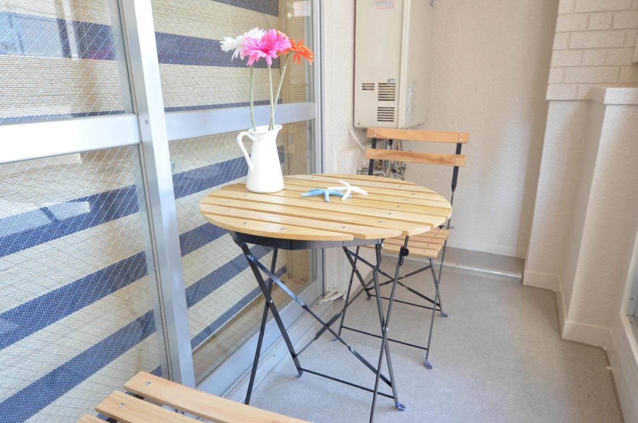 River Side Namba 201 Apartment