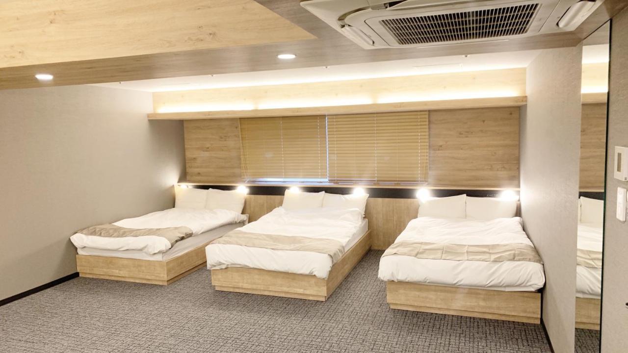 First Midosuji Namba Capsule hotel 3*