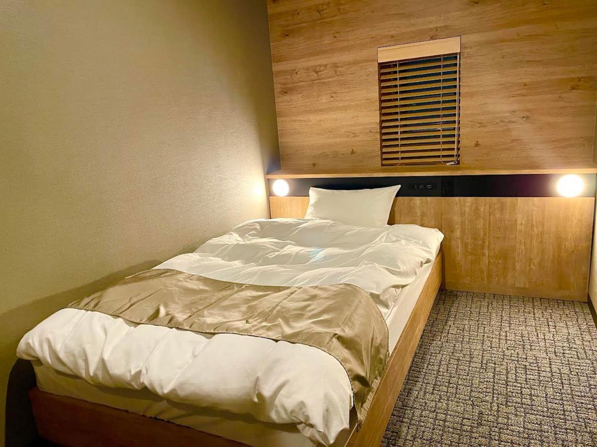 First Midosuji Namba Capsule hotel 3*