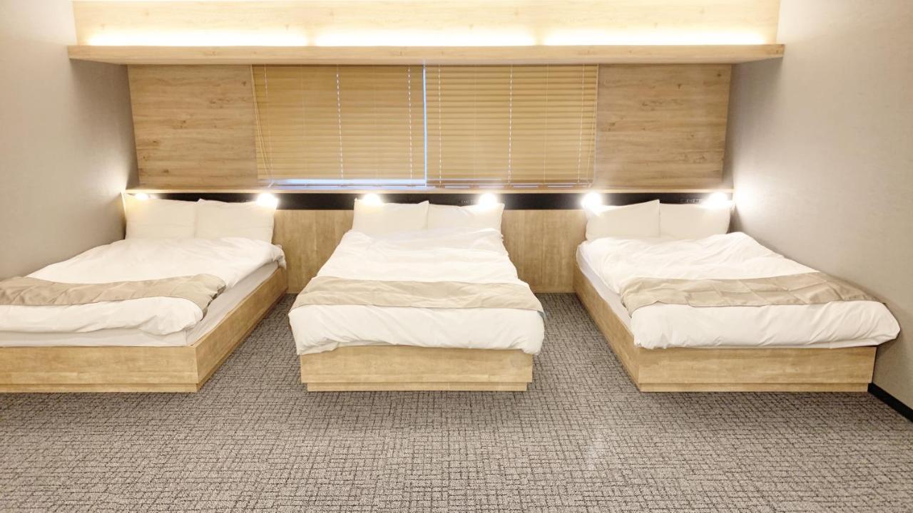 First Midosuji Namba Capsule hotel 3*