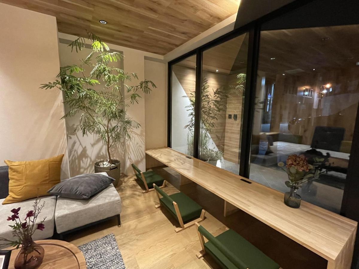 R Namba Hotel 3*