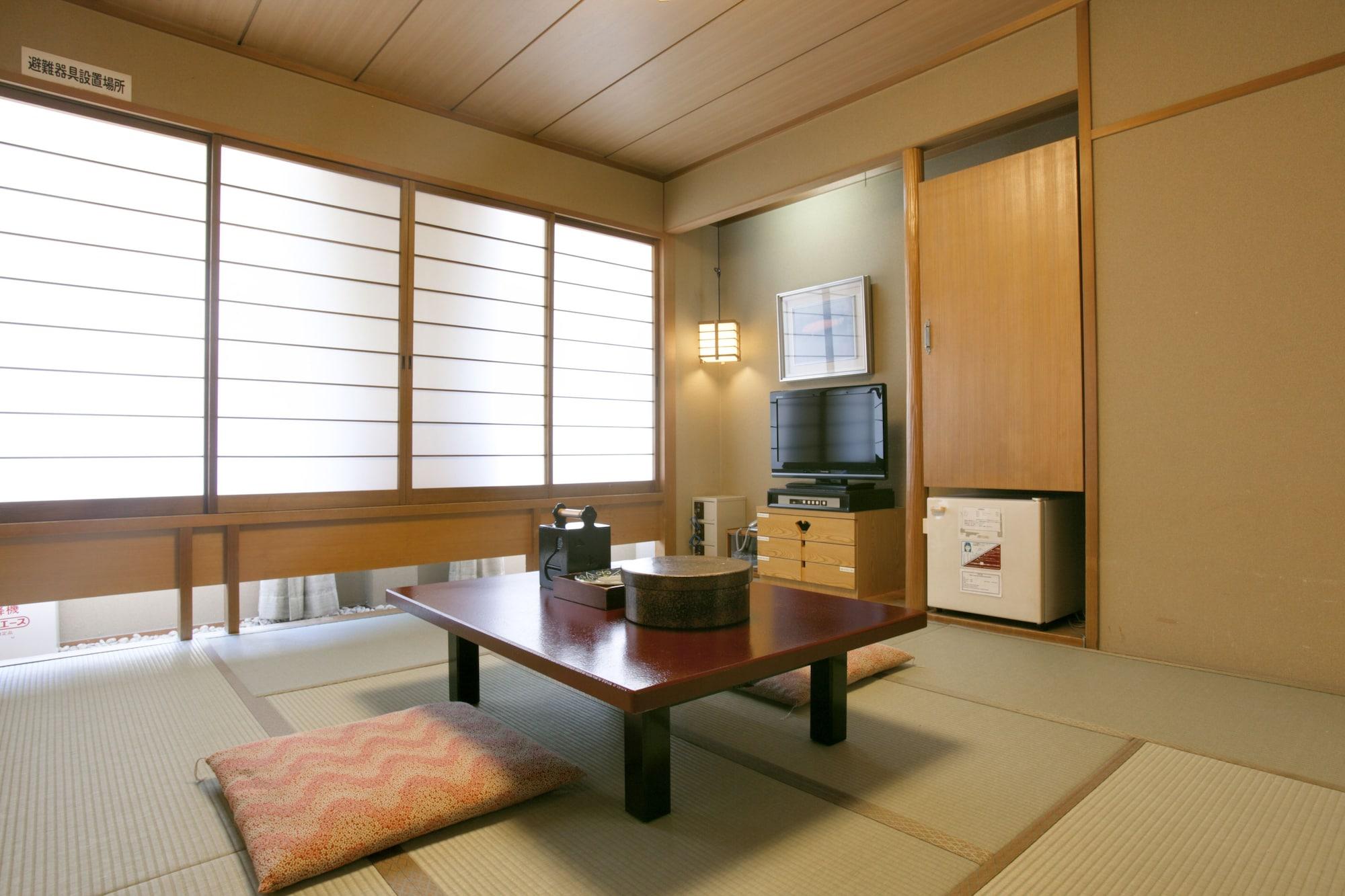 Yamatoya Honten Ryokan 3*