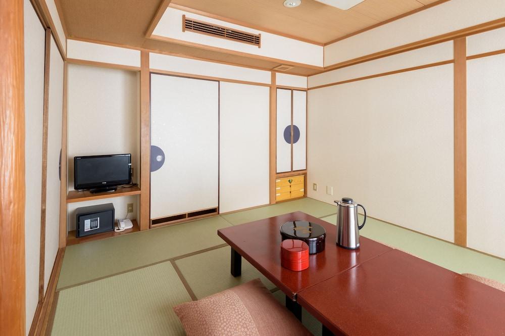 Yamatoya Honten 3*