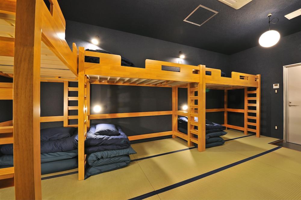 Khaosan World Namba Hostel *