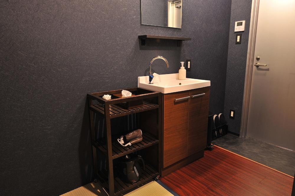 Hostel Khaosan World Namba *