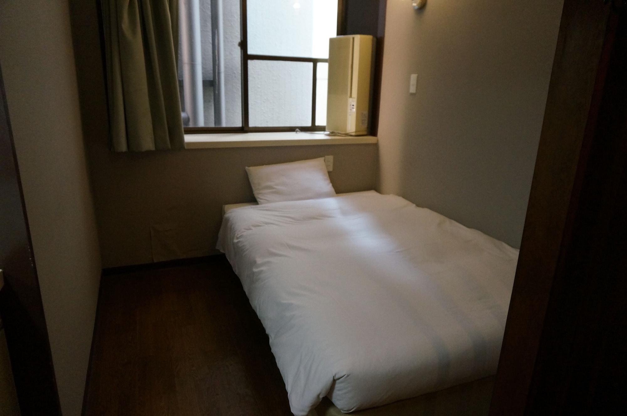 For Leaves Uehonmachi Economy hotel 2*
