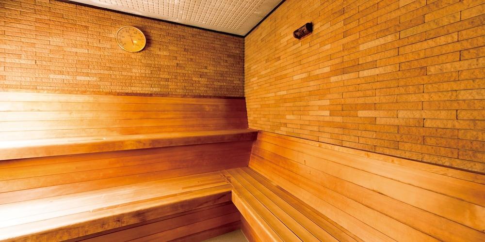 Hotel Claiton Shin-osaka 3*