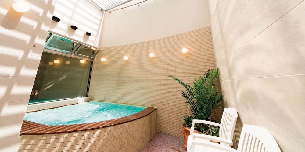 Hotel Claiton Shin-osaka 3*