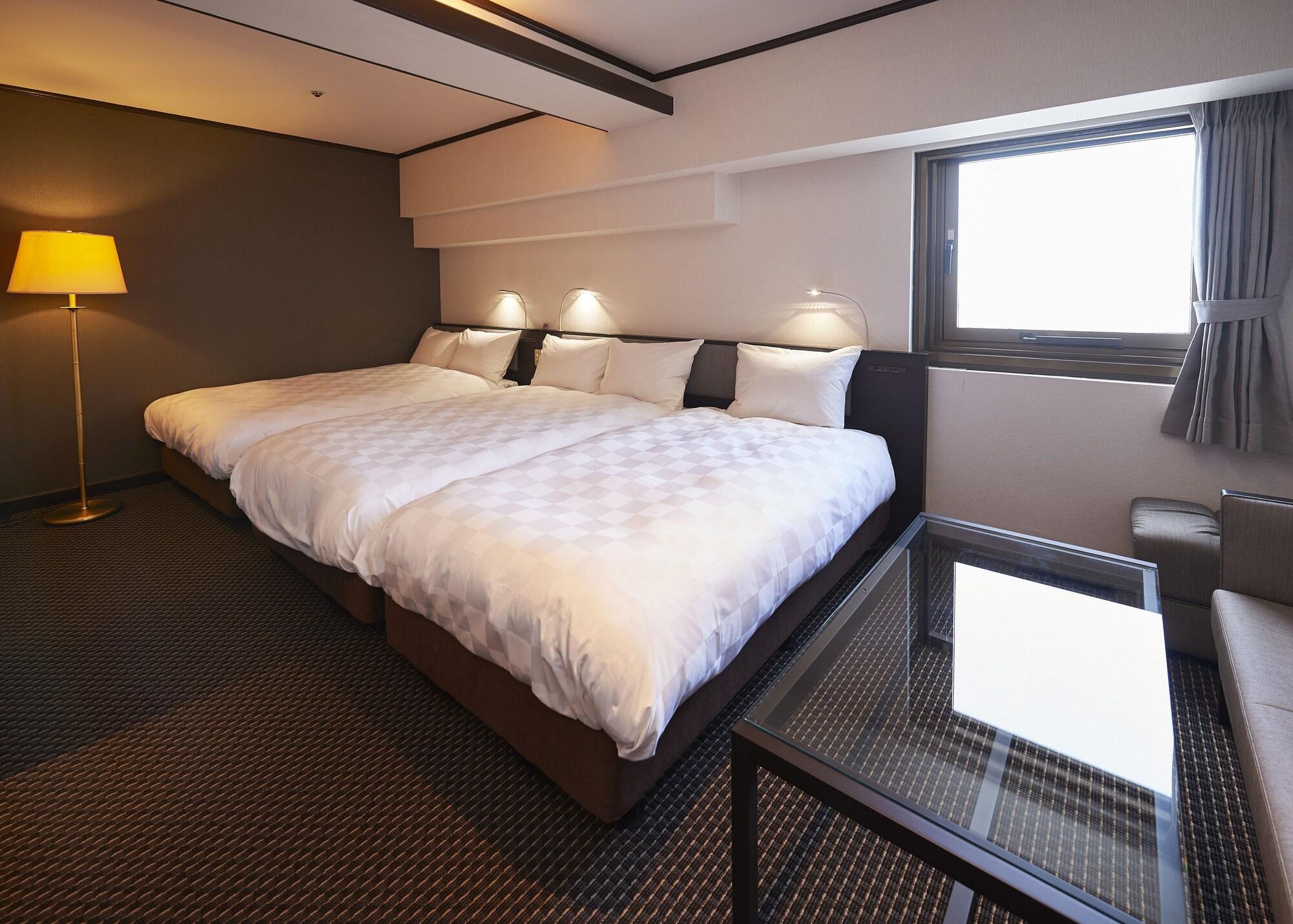 Consort Shin-osaka Hotel
