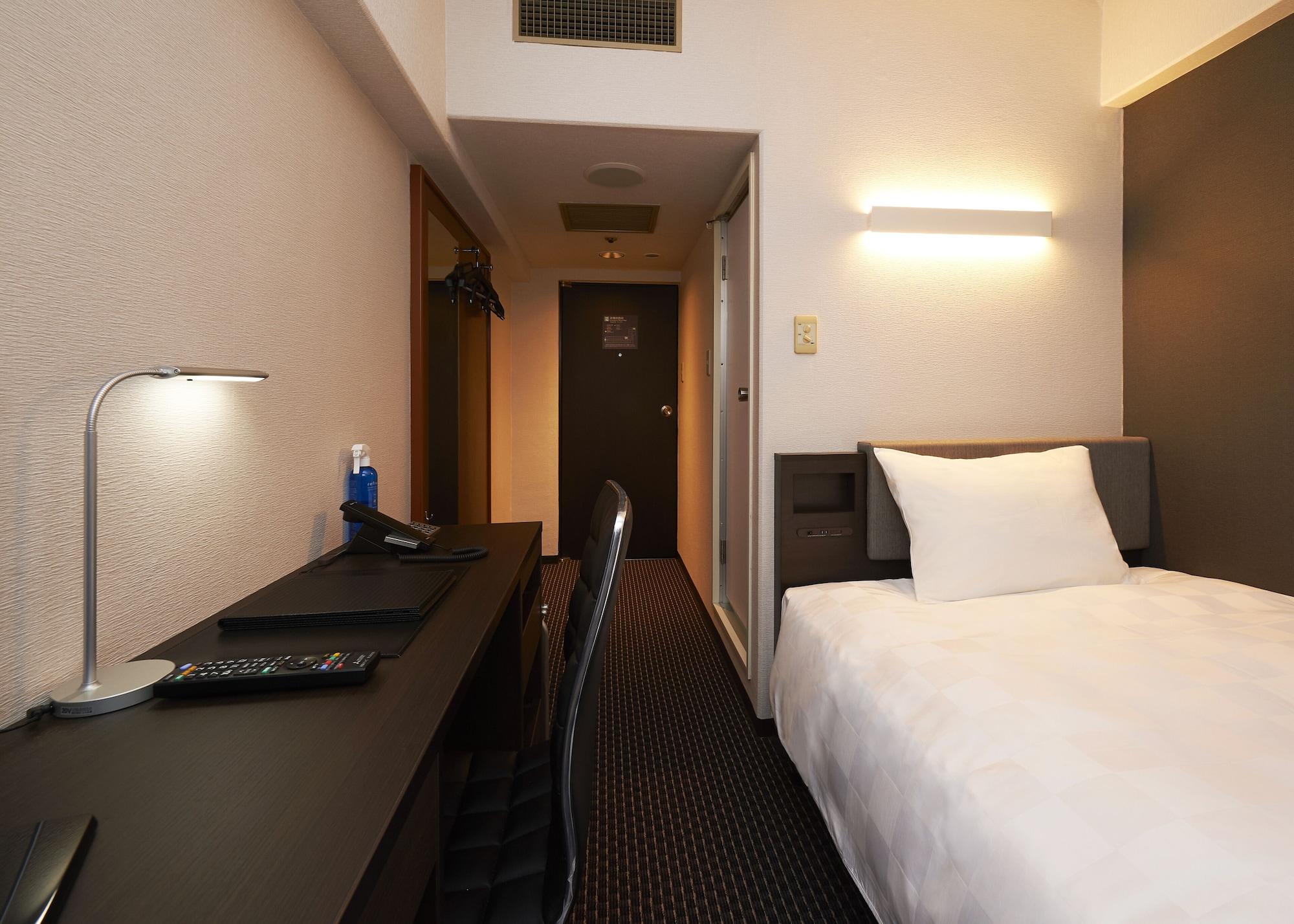 Consort Shin-osaka 4*