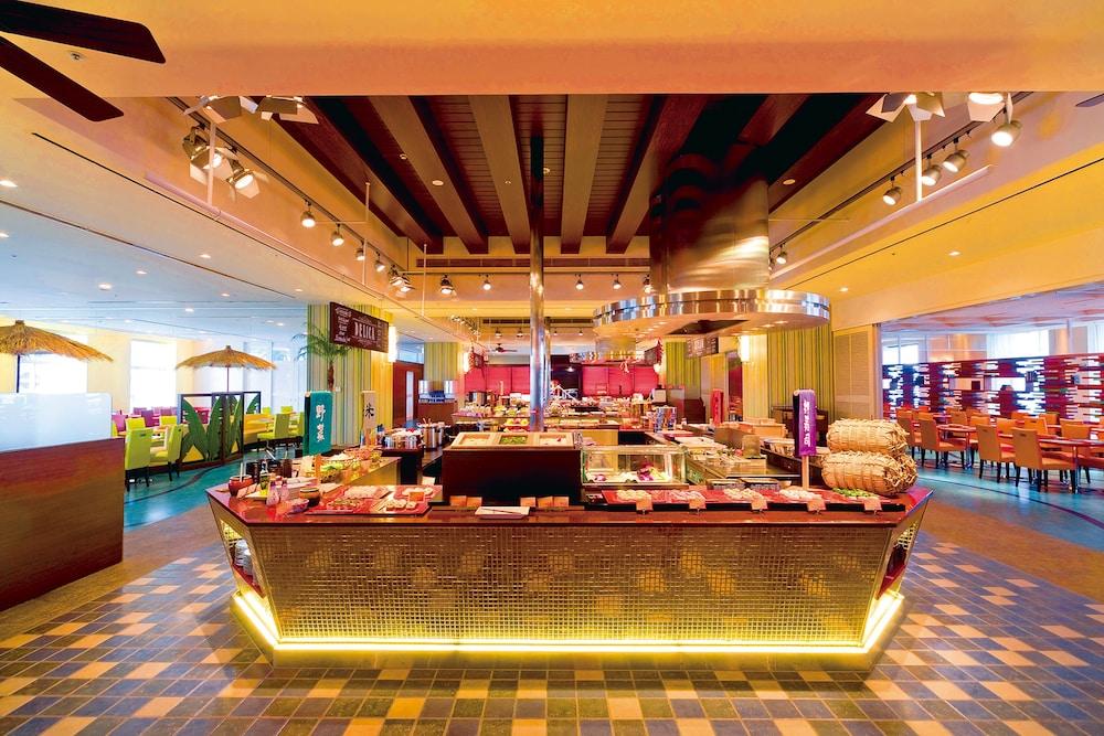 Hotel Universal Port 4*