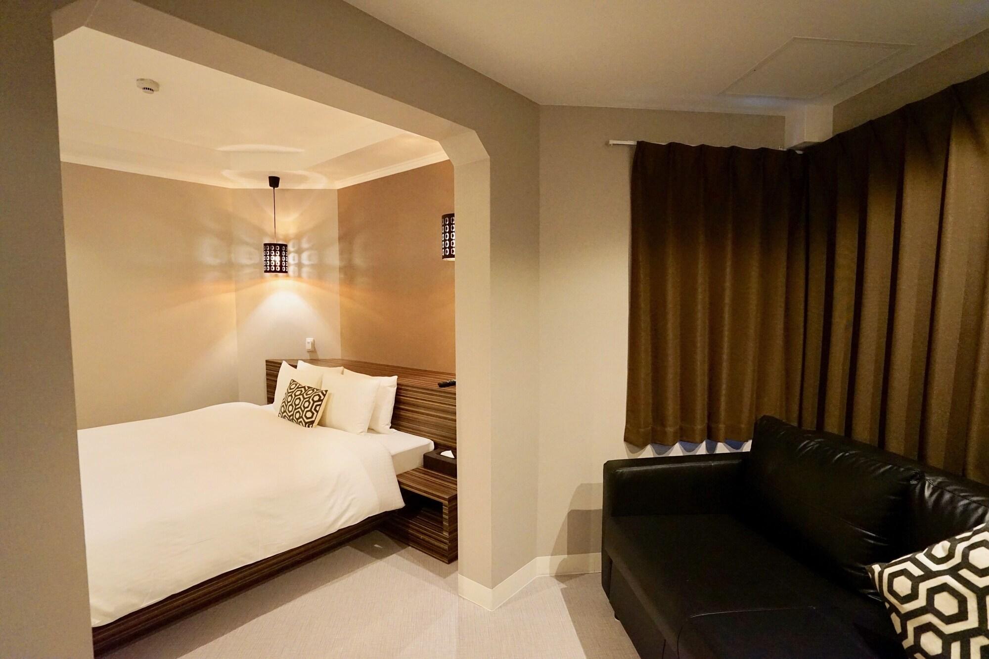 88 Shinsaibashi Hotel
