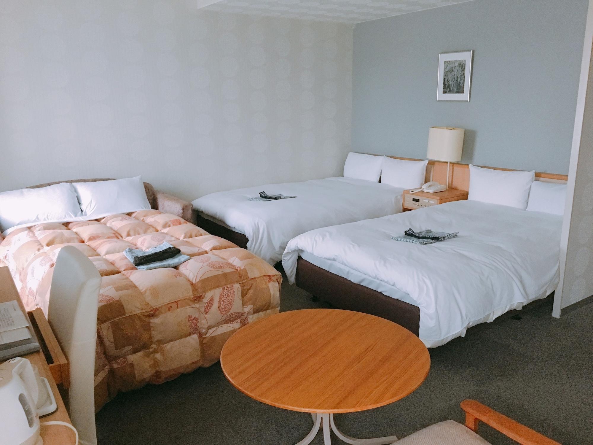 International House 3*