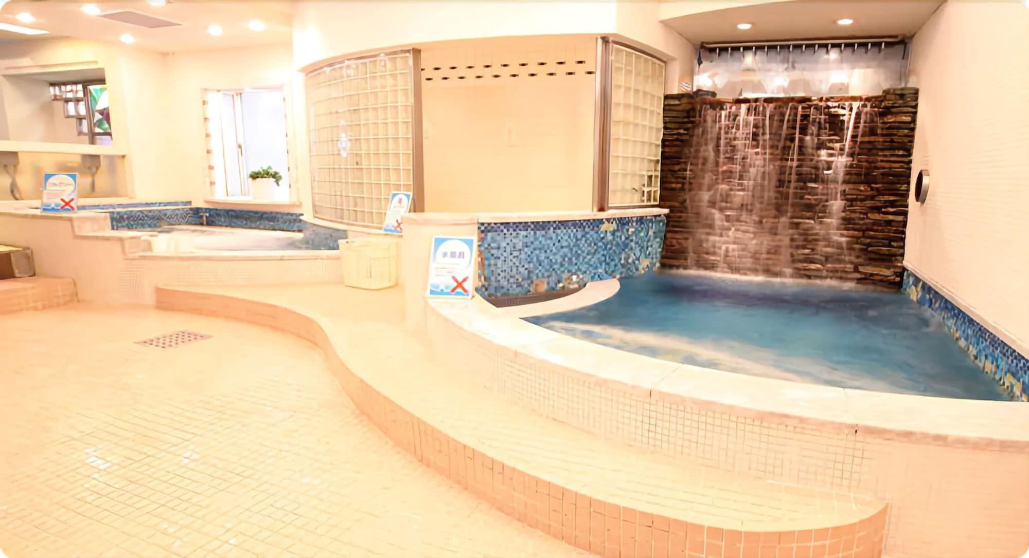 Hotel Capsule - Caters To Men