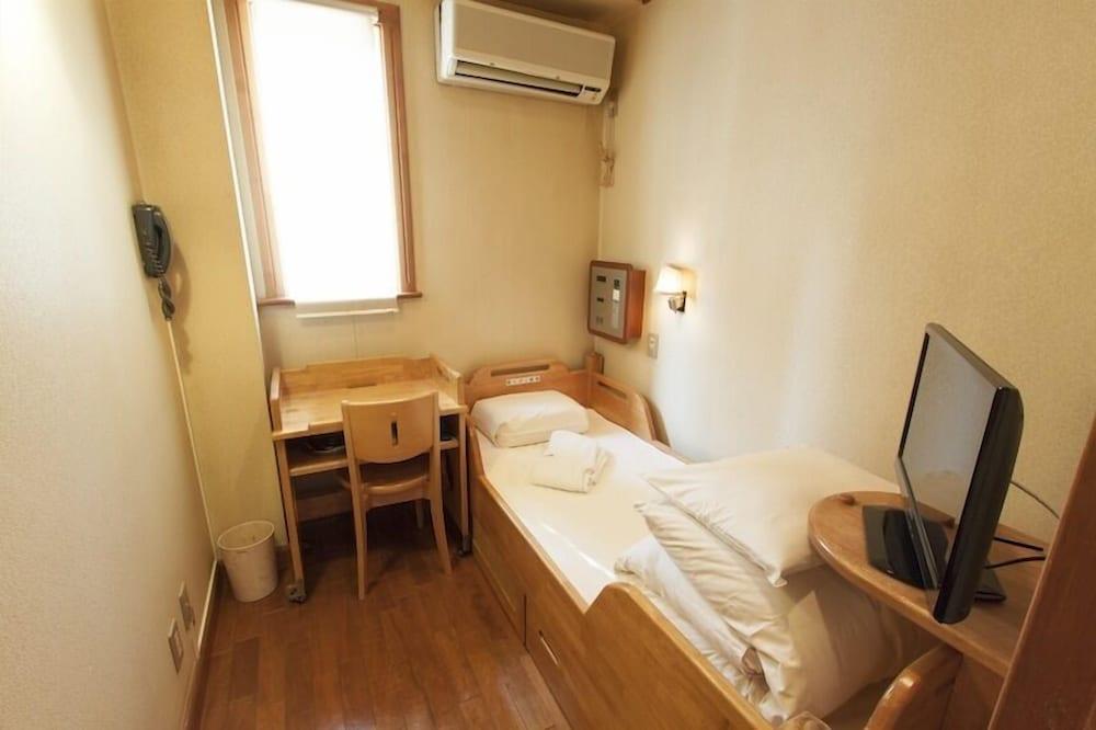 Capsule - Caters To Men Hotel