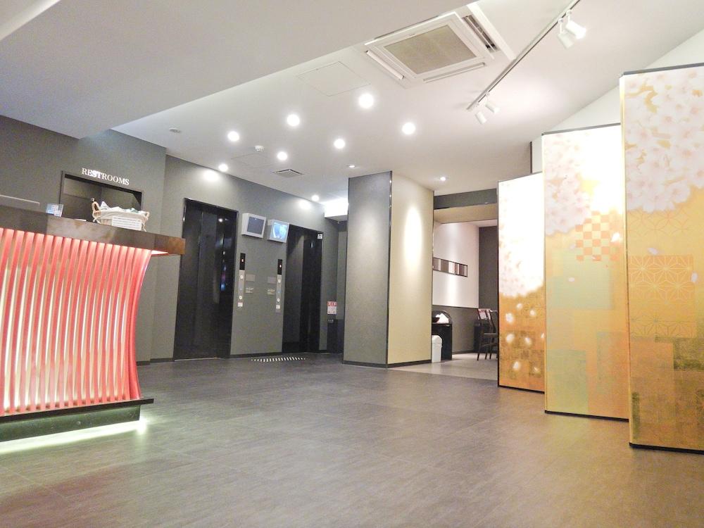 Kuromon Crystal Osaka