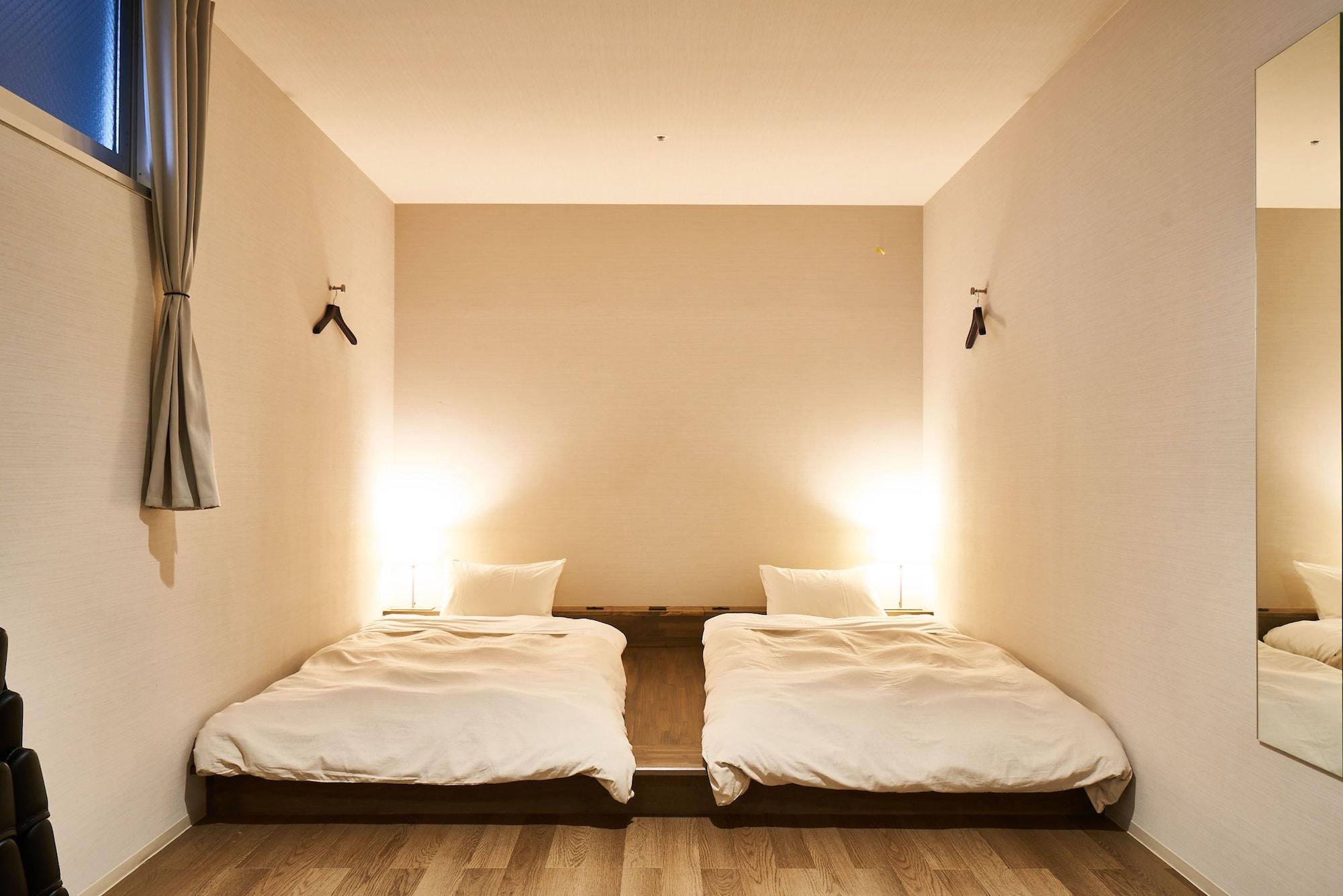 Hostel &and Hommachi East