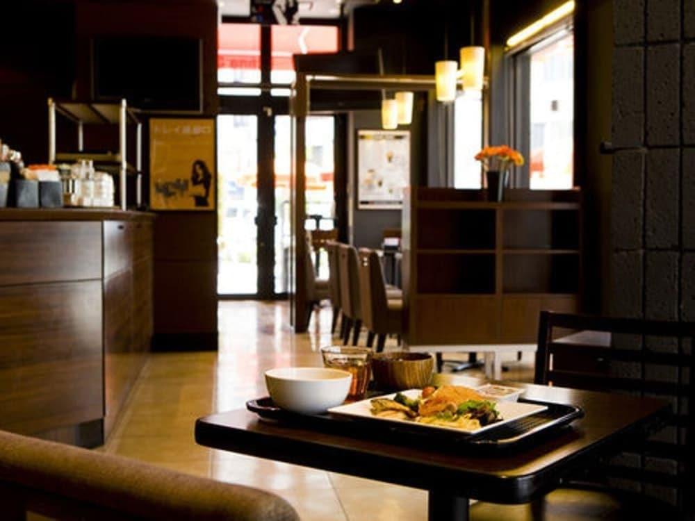 Hillarys Hotel Osaka
