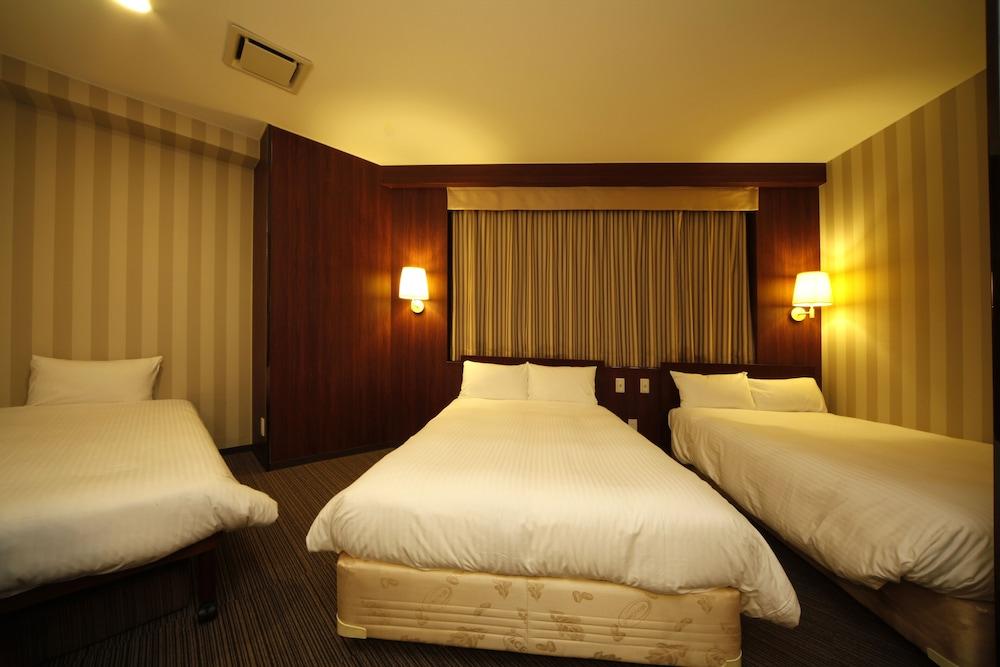 Hillarys Hotel Osaka