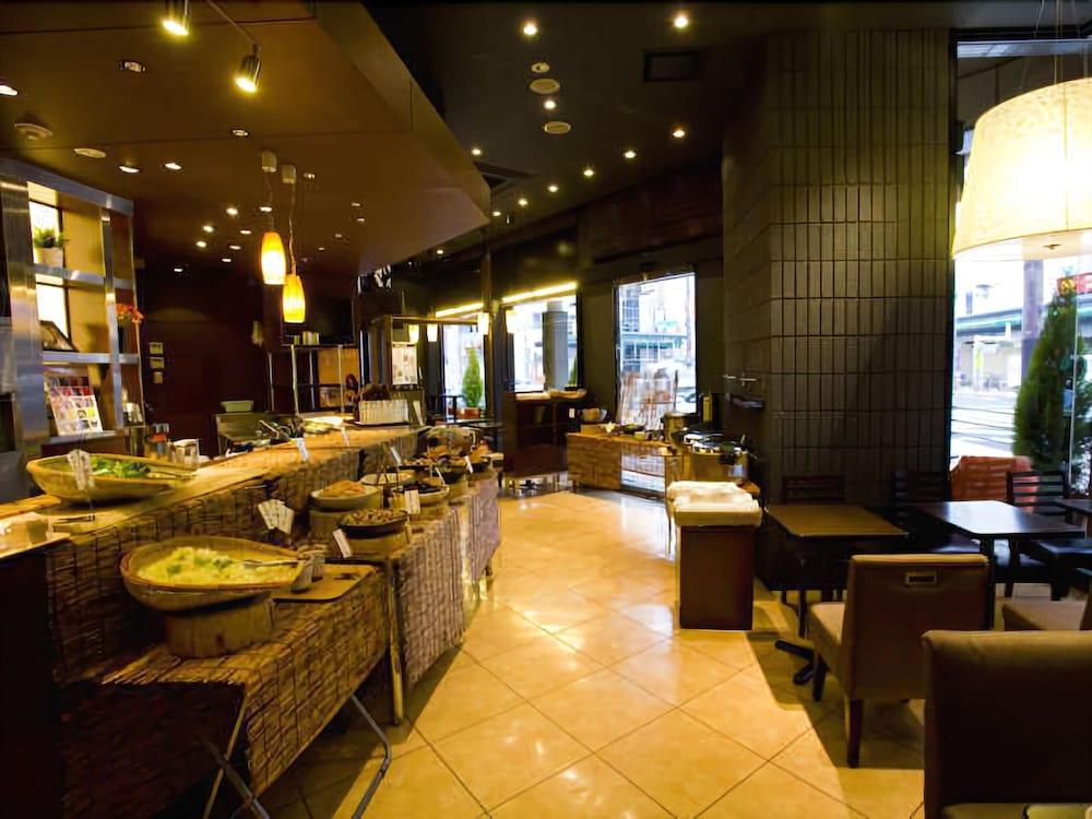 Hillarys 3* Osaka