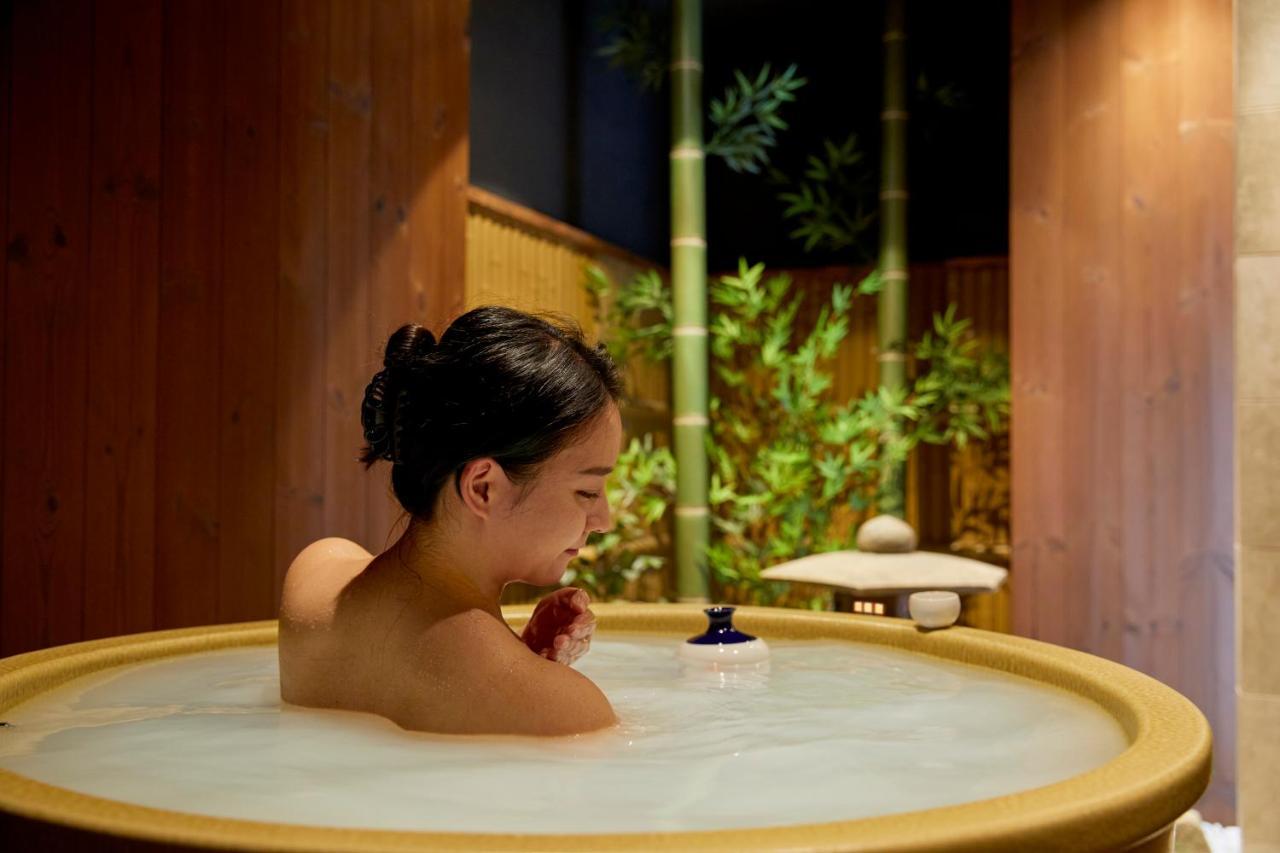 Casa de férias 古今 天下茶屋 With A Private Parking Lot And A Half Open-air Bath And Direct To Kix Osaka