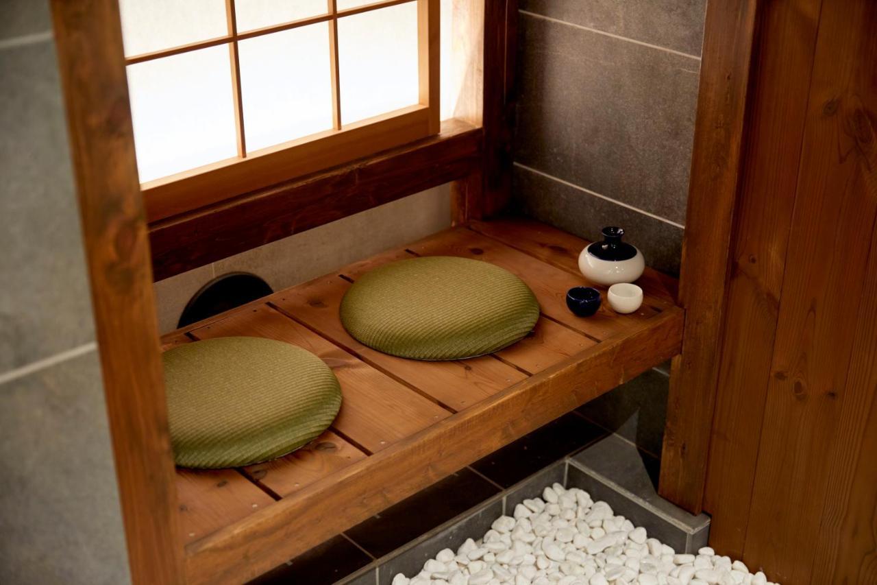 古今 天下茶屋 With A Private Parking Lot And A Half Open-air Bath And Direct To Kix *