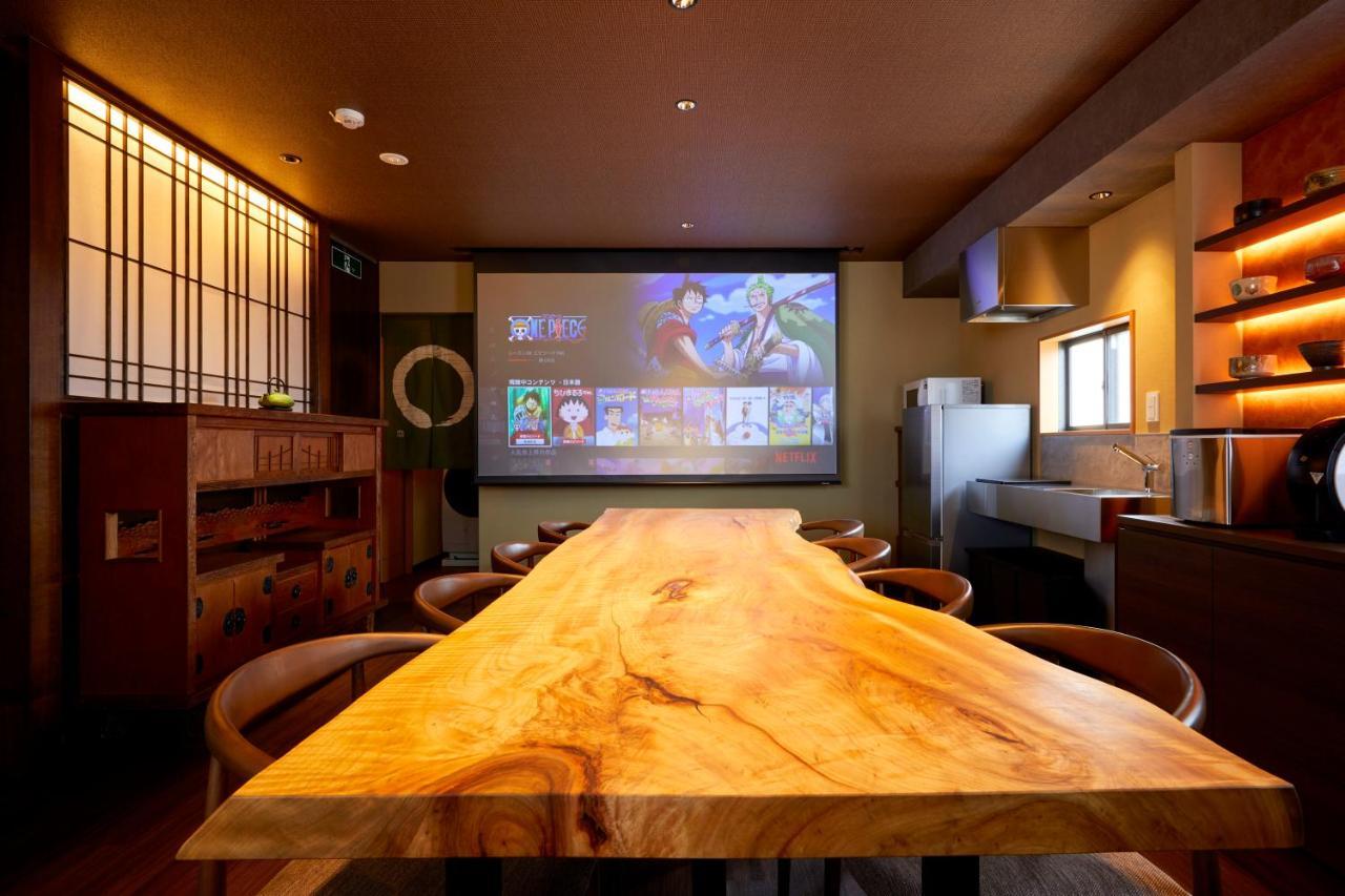 Casa de férias 古今 天下茶屋 With A Private Parking Lot And A Half Open-air Bath And Direct To Kix Osaka
