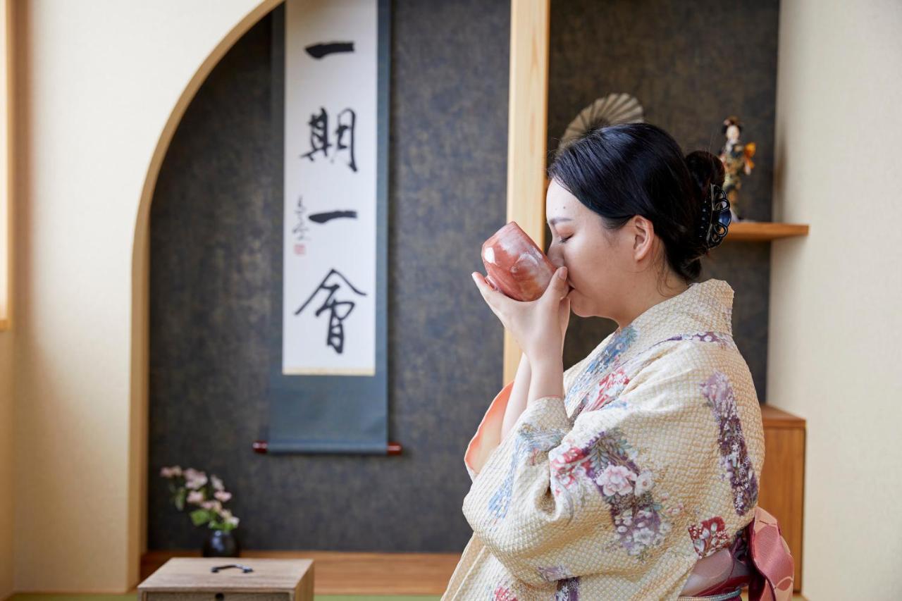 古今 天下茶屋 With A Private Parking Lot And A Half Open-air Bath And Direct To Kix