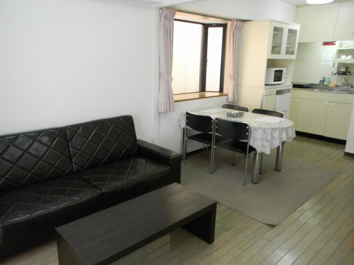 Weekly In Namba Aparthotel 2*