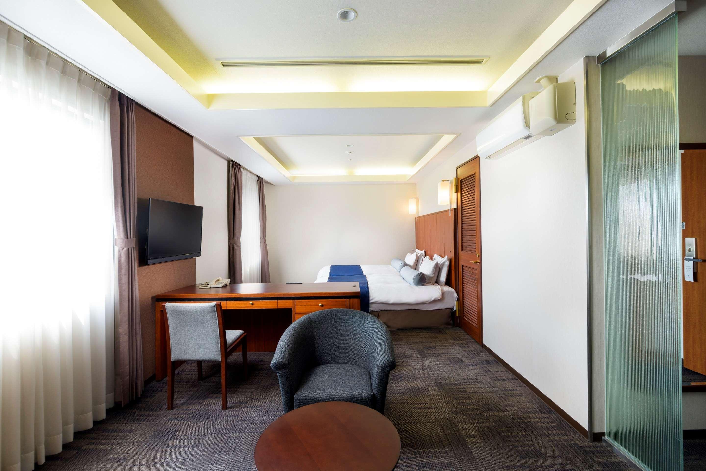 Hotel Surestay By Western Shin-osaka 3*