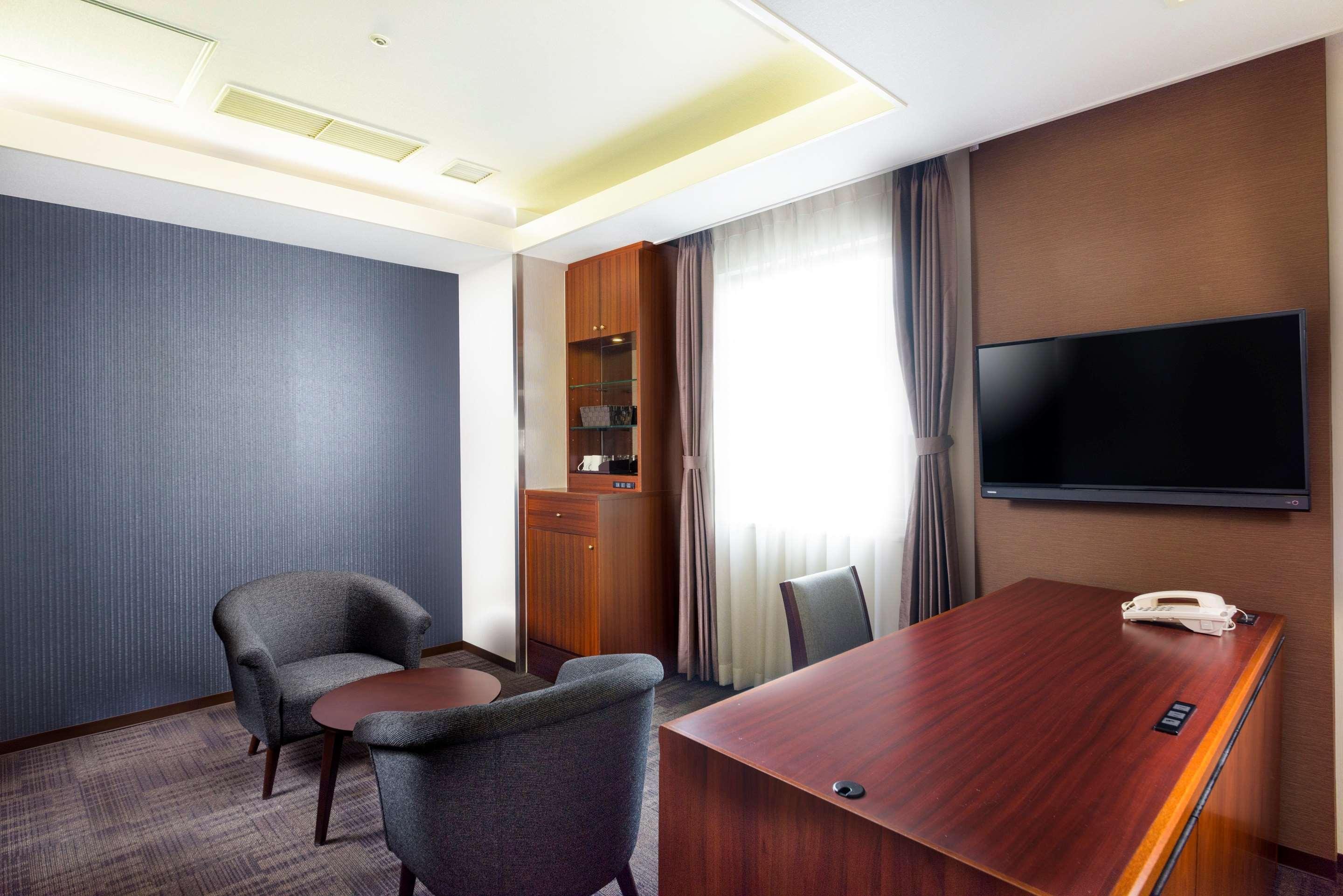 Surestay By Western Shin-osaka Hotel