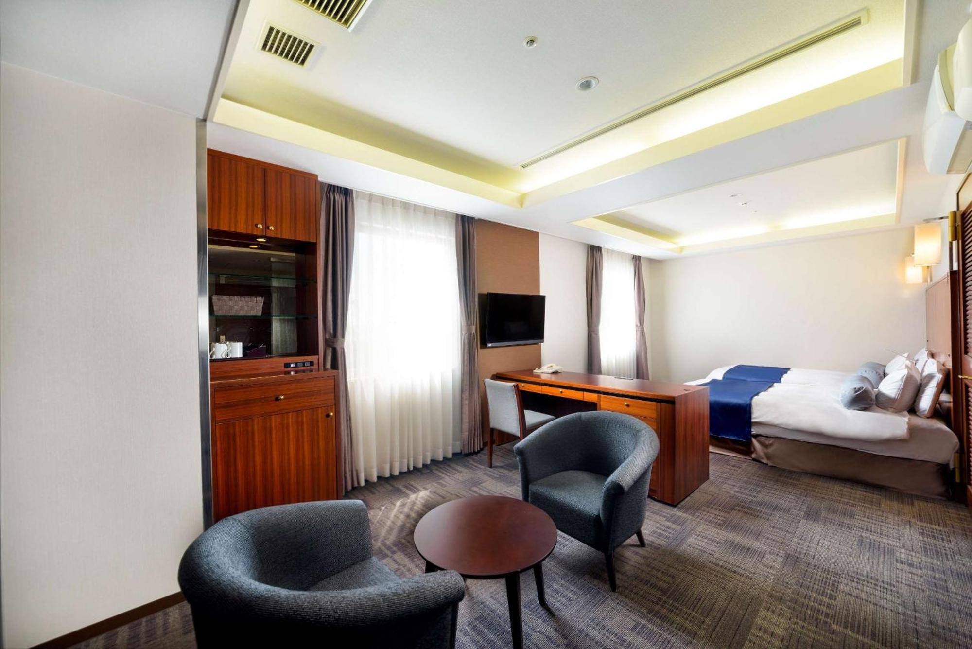 Surestay By Western Shin-osaka 3*