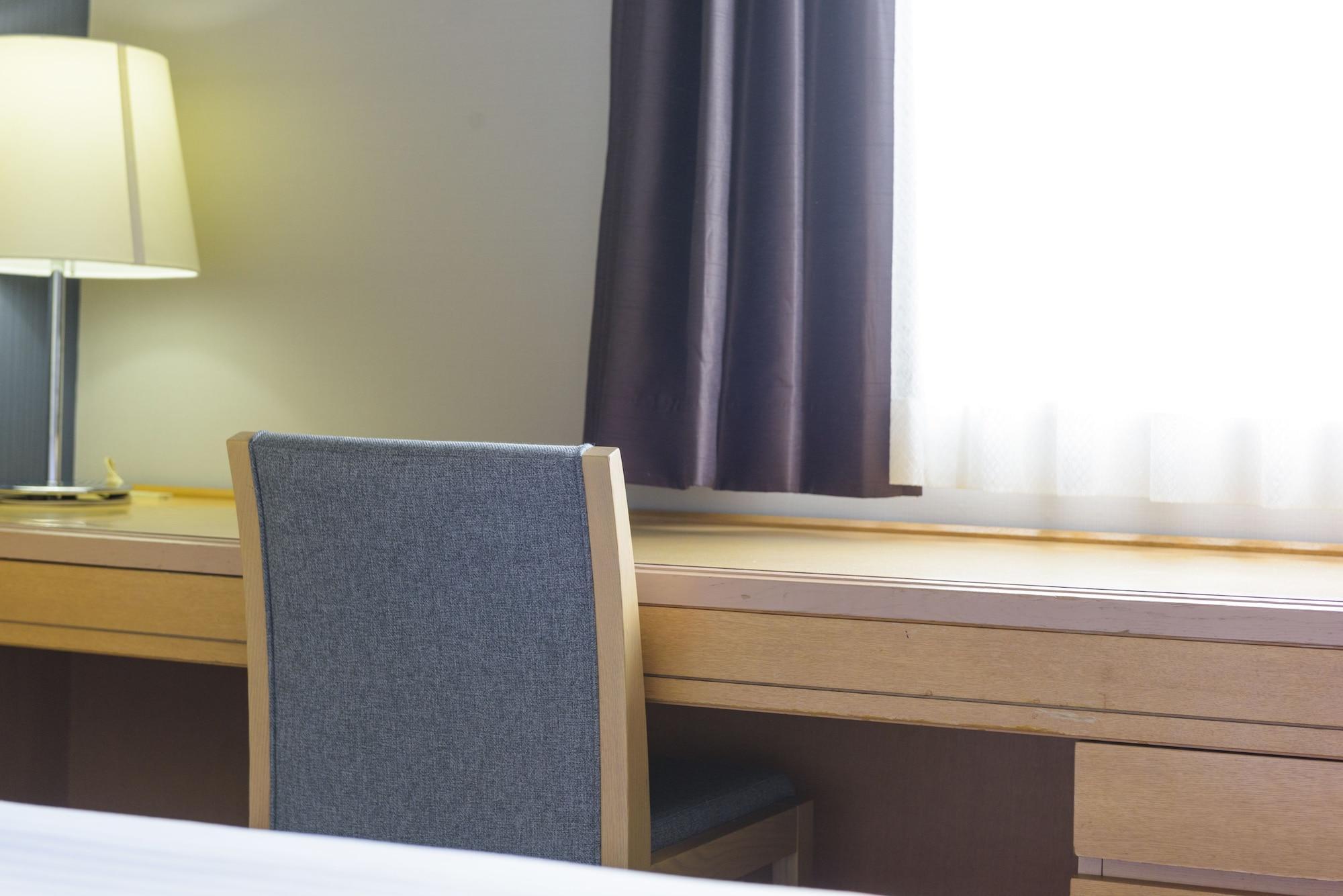 Surestay By Western Shin-osaka Hotel 3*
