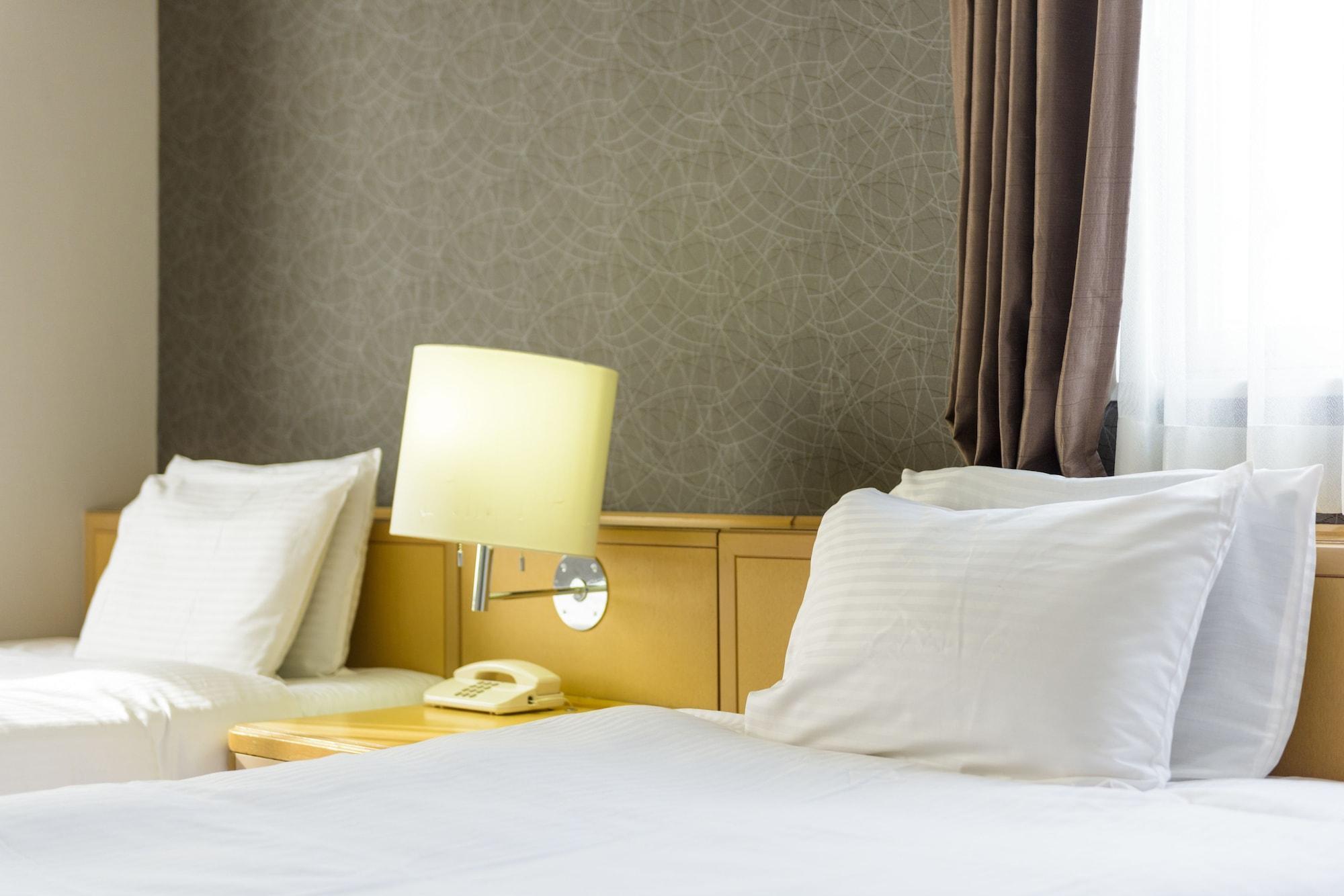 Surestay By Western Shin-osaka 3*