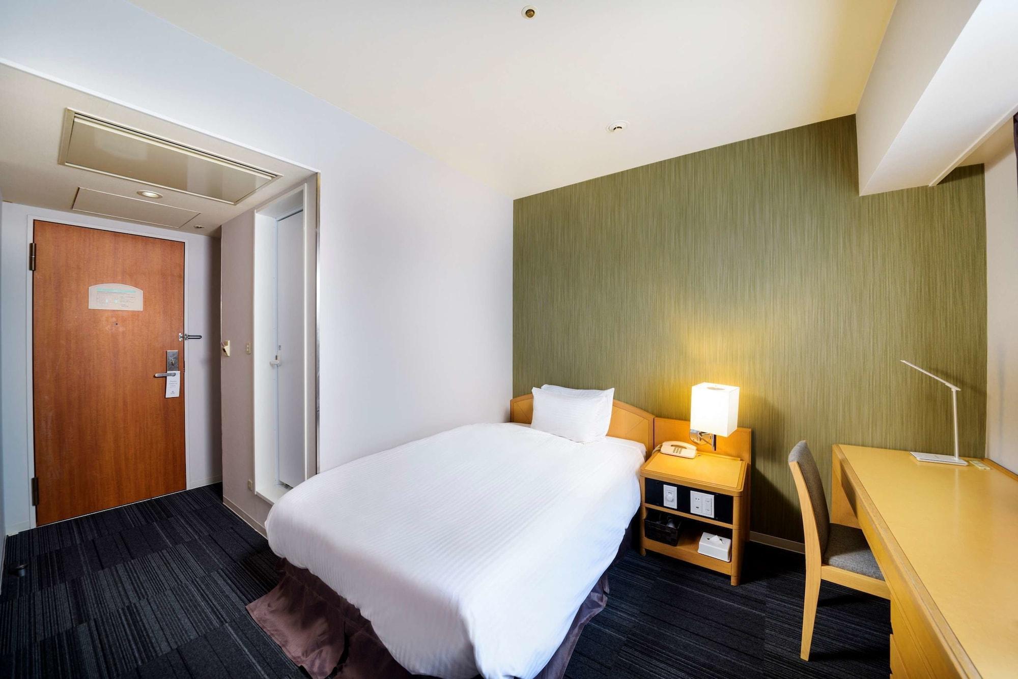 Hotel Surestay By Western Shin-osaka 3*