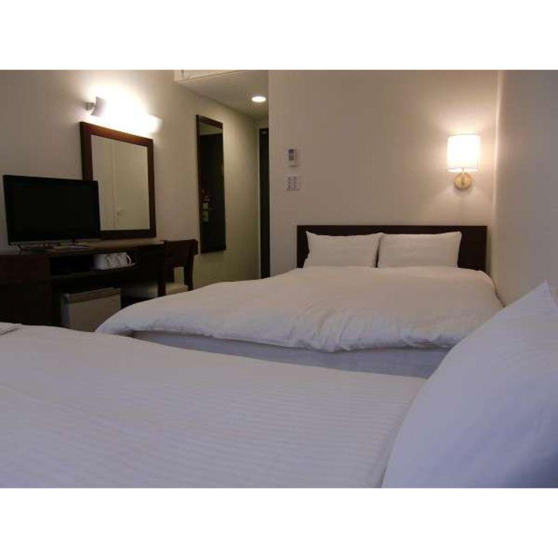 Hillarys 3* Osaka
