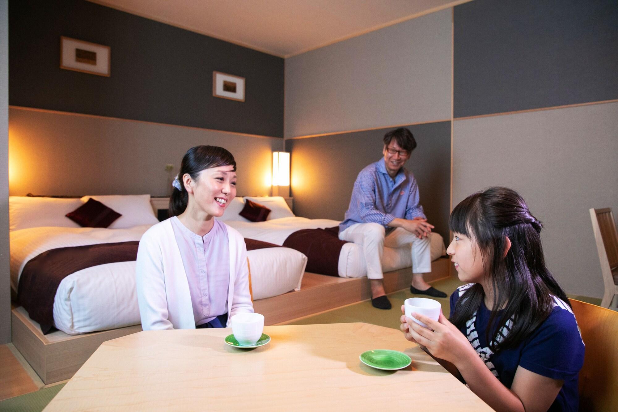 Hotel Waqoo Shitaderamachi 4*